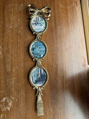 The Bombay Company Gold Metal Bow and Tassel 3 Oval Tiered Picture Frames